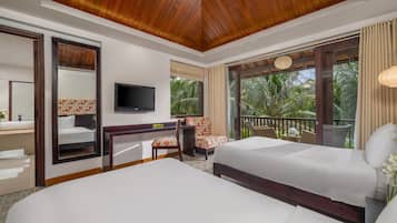 Premium Room, 2 Twin Beds | 1 bedroom, minibar, in-room safe, desk