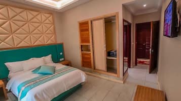 Chambre double standard | Premium bedding, in-room safe, individually furnished, desk