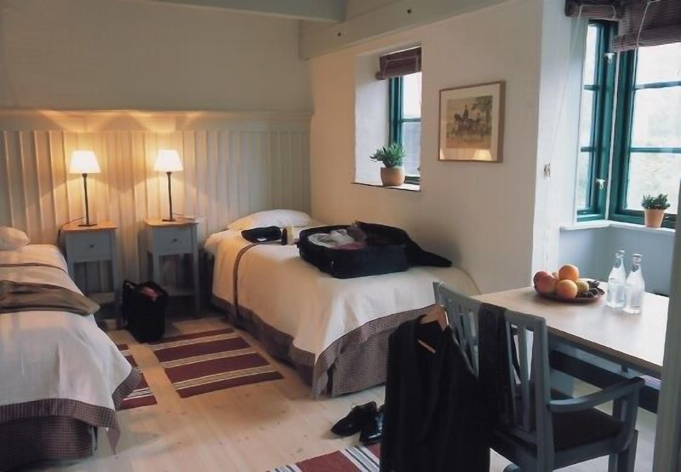 family room (etage) | hypo-allergenic bedding, blackout curtains, soundproofing