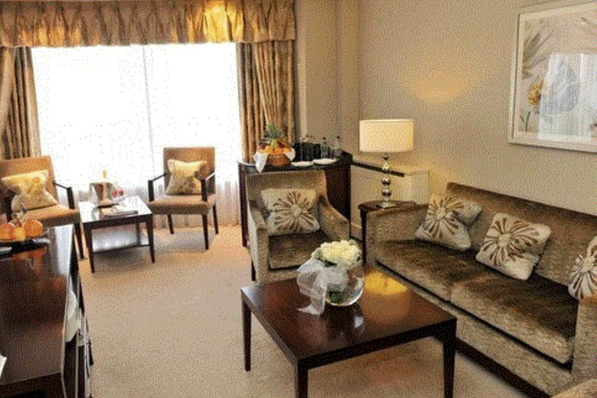 combined shower/bathtub, free toiletries, hair dryer, bathrobes