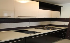 Basic Studio, Terrace, Garden View | Private kitchenette - Apartments Logoš Cavtat (Konavle)