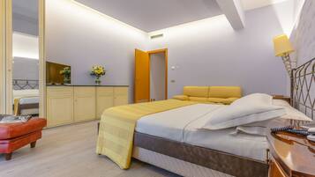 Junior Suite, 1 Queen Bed, Non Smoking