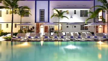 Outdoor pool, pool umbrellas, sun loungers