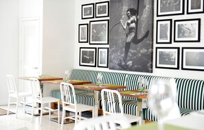 Petit déjeuner préparé sur commande (25 USD par personne)