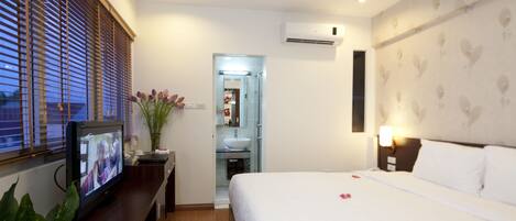 Minibar, in-room safe, desk, soundproofing