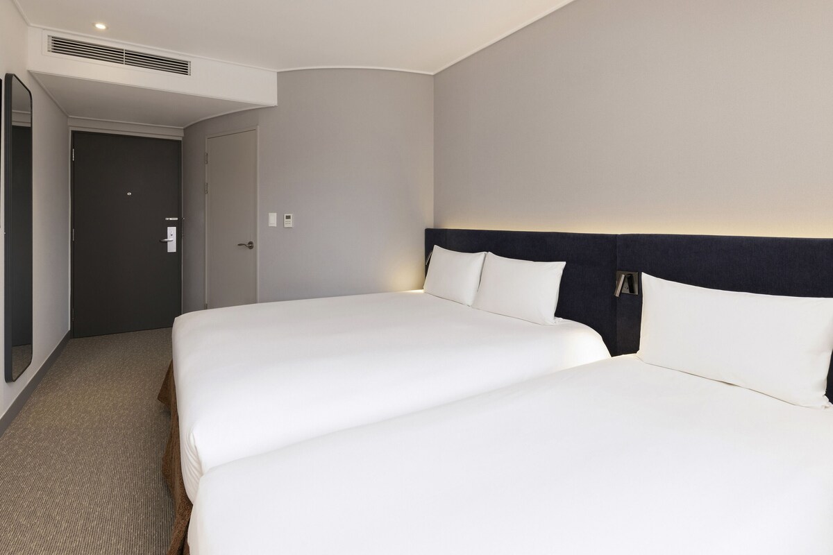 Literie de qualité supérieure, coffres-forts dans les chambres
