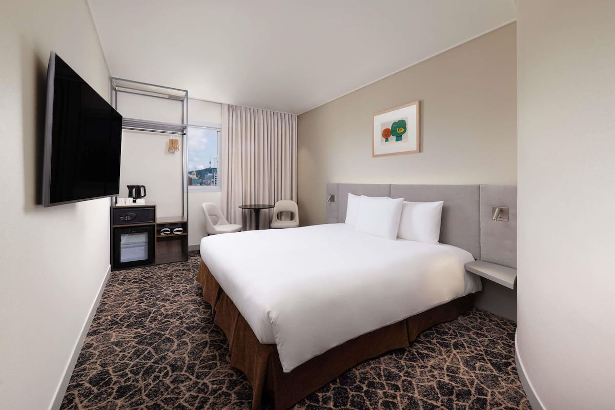 Premium Room, 1 Double Bed (Recently Renovated) | Premium bedding, in-room safe, laptop workspace, iron/ironing board