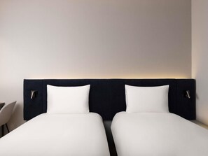 슈피리어룸, 싱글침대 2개 (Recently Renovated) | 고급 침구, 객실 내 금고, 노트북 작업 공간, 다리미/다리미판