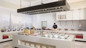 Breakfast served, international cuisine