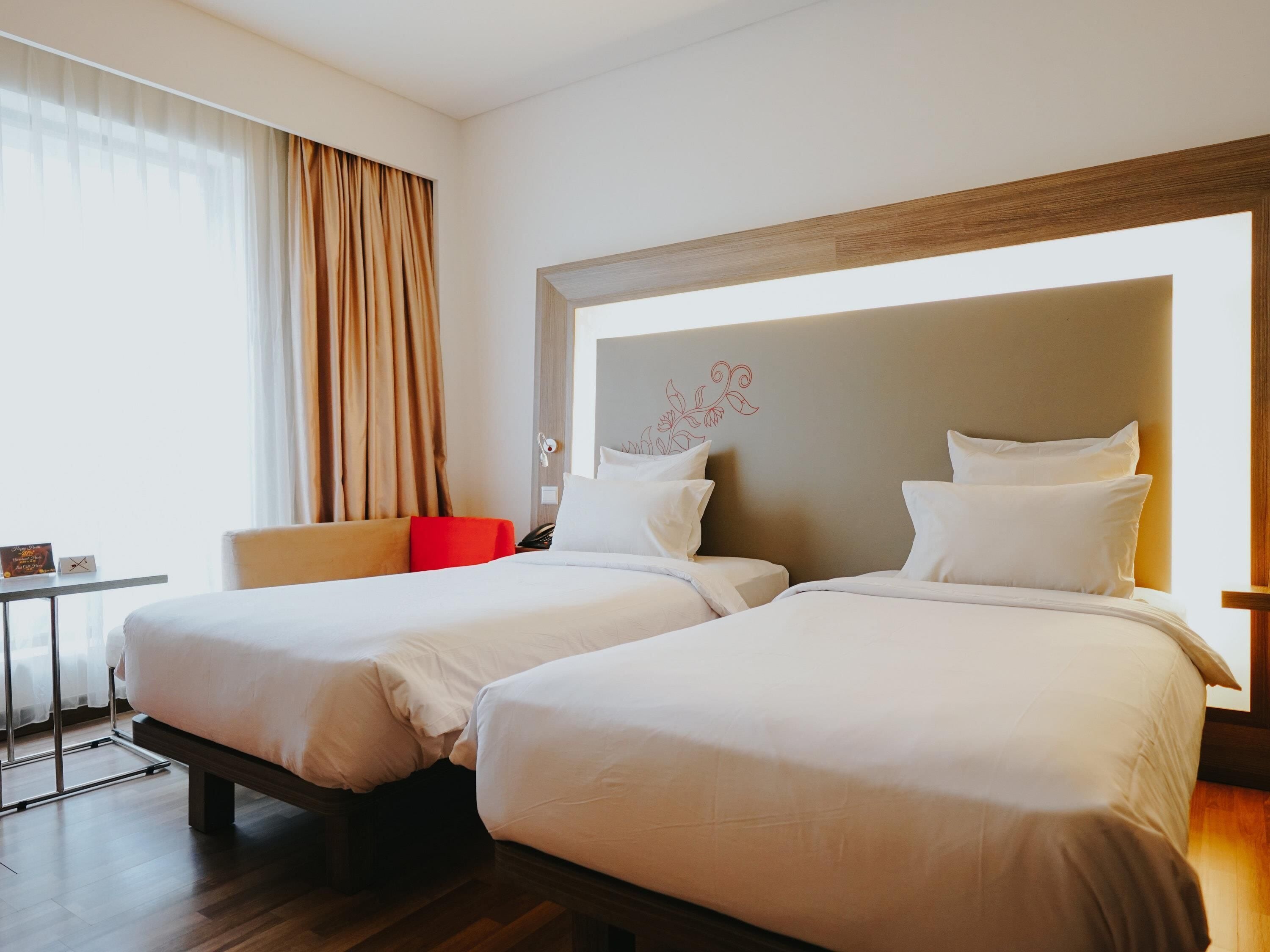 Superior Room, 2 Single Beds, Pool View | Minibar, in-room safe, desk, iron/ironing board