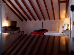 Suite (Triple) | Camas supletorias, wifi gratis, ropa de cama
