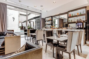 Ilmainen päivittäinen paikallinen aamiainen 