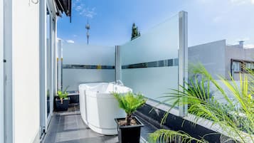 Bañera de hidromasaje privada