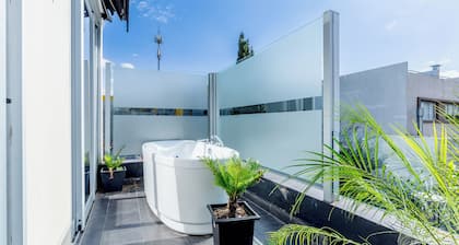1828 Smart Hotel