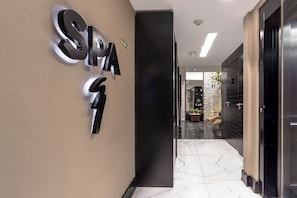 Body treatments, body scrubs, facials, 1 treatment room - 1828 Smart Hotel (Buenos Aires)