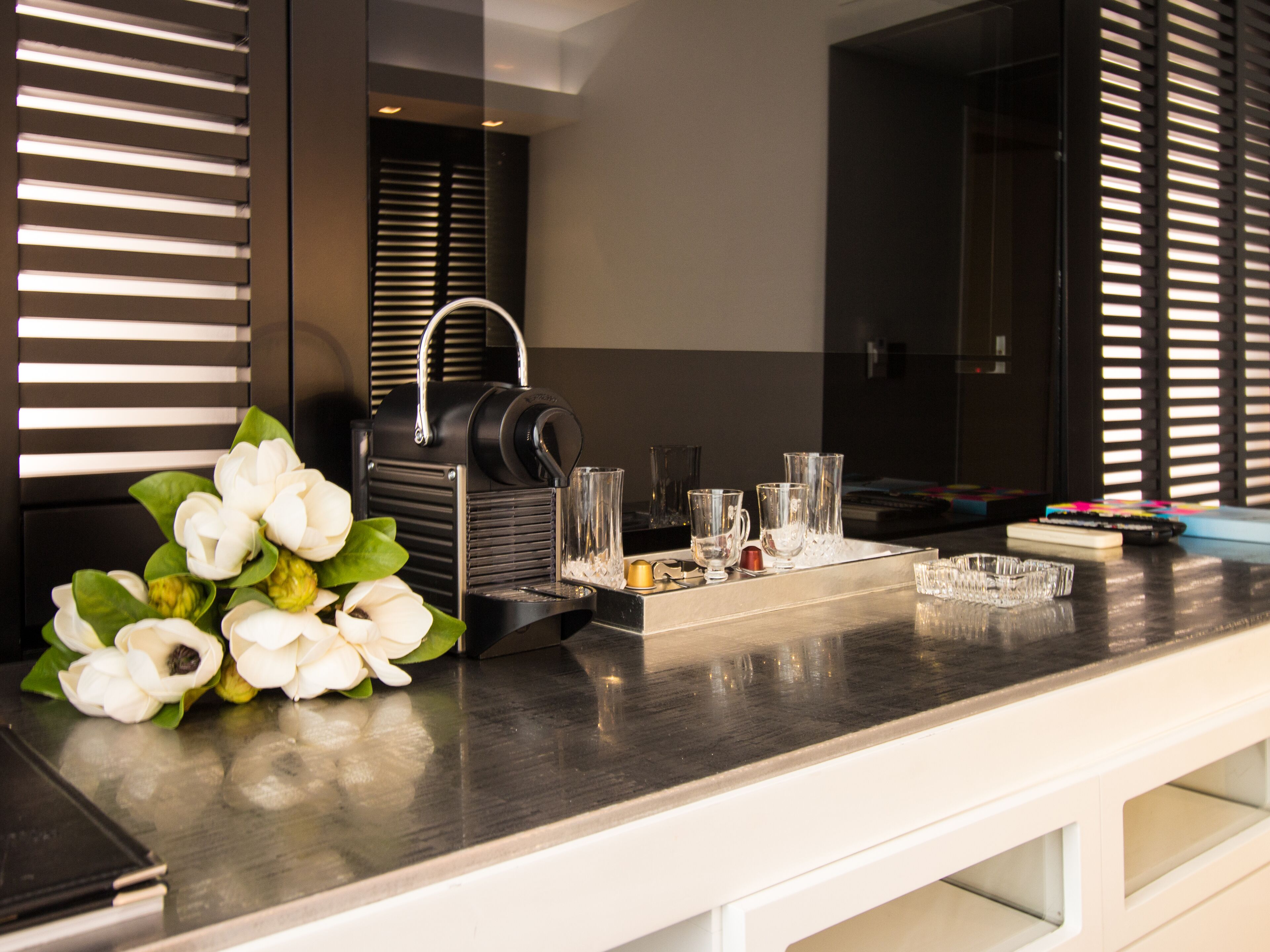 standard room | coffee and/or coffee maker