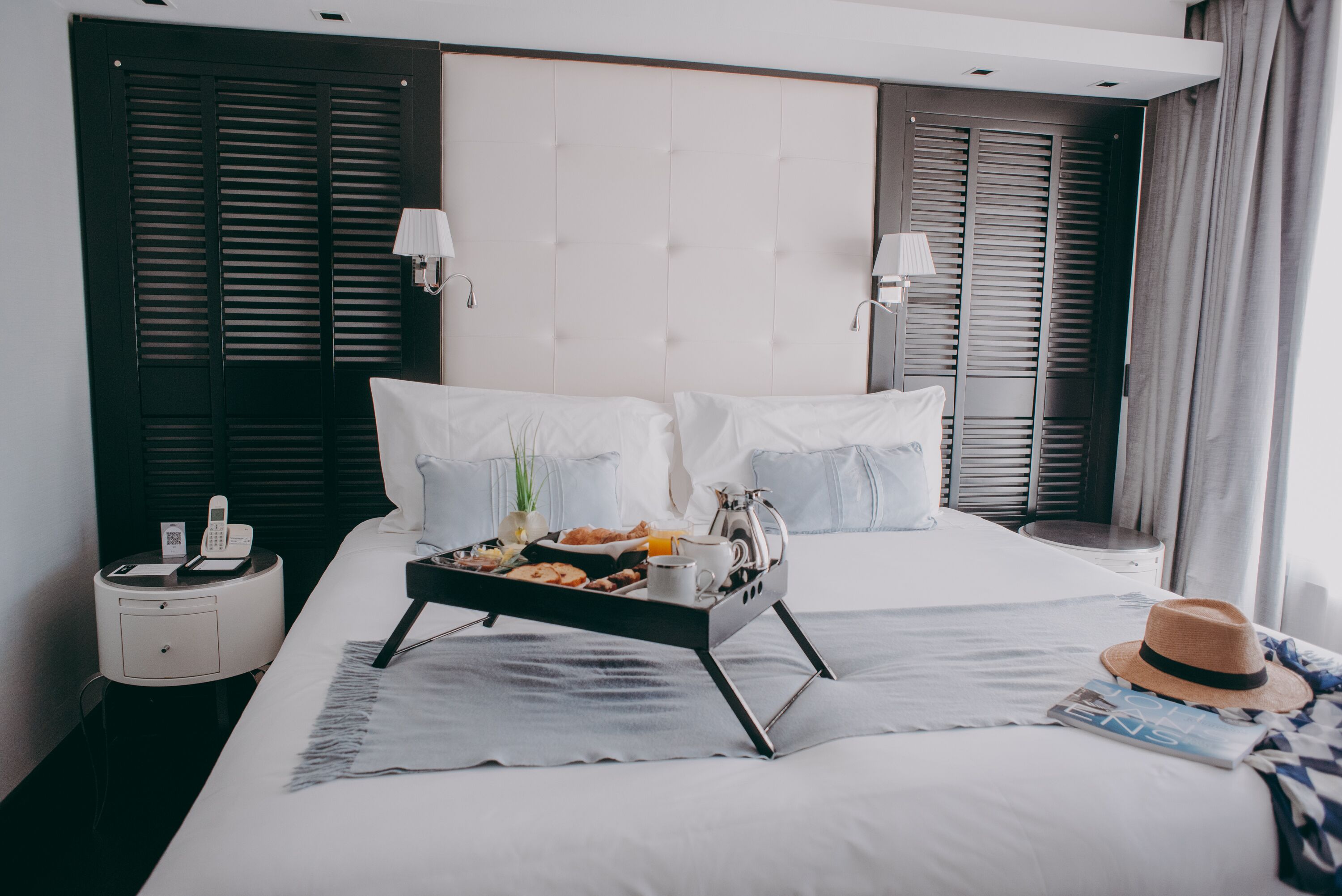 standard room | in-room dining