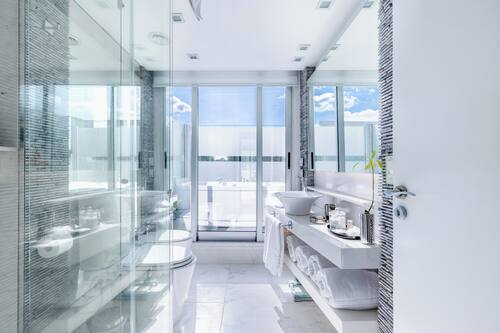Luxury Suite | Bathroom