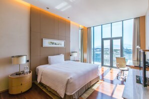 免费迷你吧物品、客房内保险箱、笔记本电脑工作区、遮光窗帘