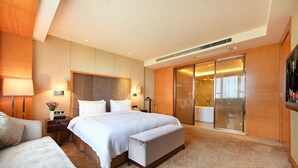 Deluxe Suite | Minibar, in-room safe, desk, rollaway beds (surcharge) - Gardenview Hotel (Shanghai)