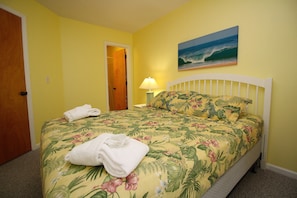 2 bedrooms, iron/ironing board, free WiFi, bed sheets - Station One By Kees Vacations (Kill Devil Hills)