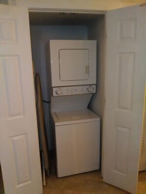 Standard Apartment, 2 Bedrooms | Laundry room - High Tide Motel (North Myrtle Beach)