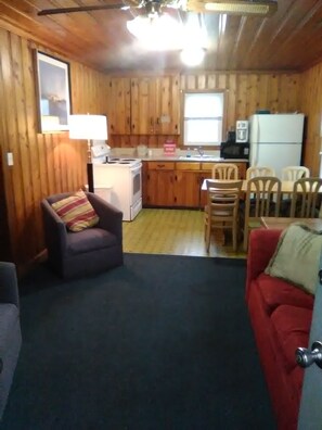 Living area - High Tide Motel (North Myrtle Beach)
