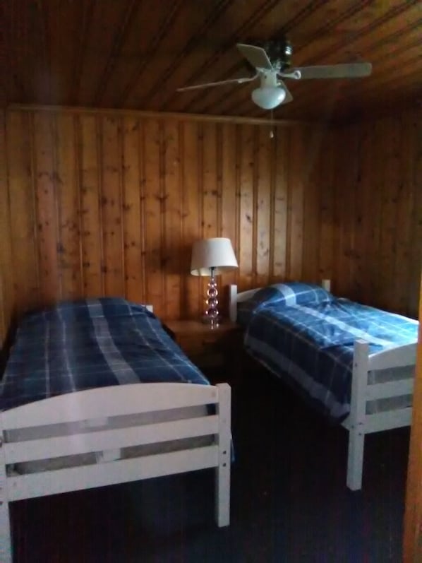 Standard Suite, 2 Bedrooms with full Kitchen (Sleeps 6 Adults) | Free WiFi