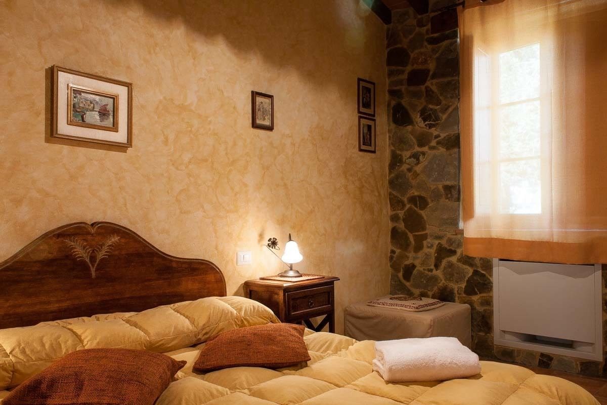 Minibar, desk, laptop workspace, free WiFi