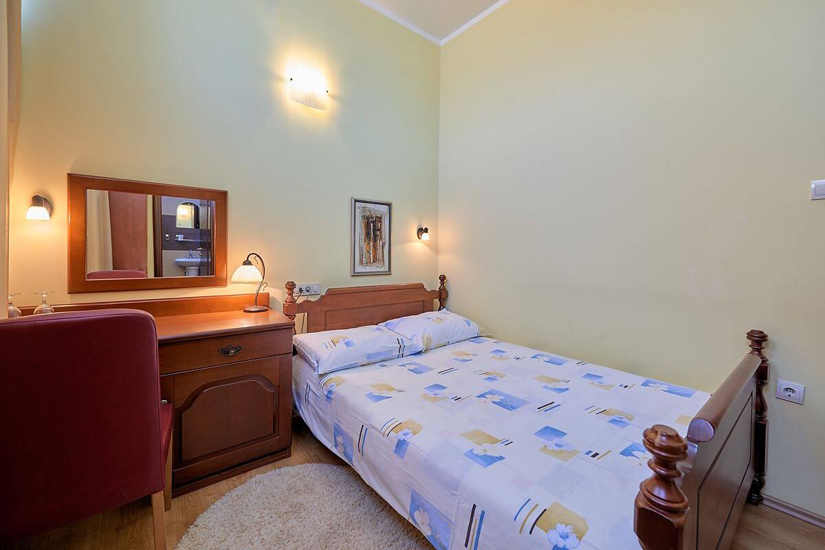 Single Room | Select Comfort beds, minibar, blackout drapes, soundproofing