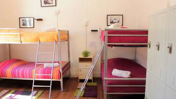 Camas com colchões pillow-top, cofres nos quartos