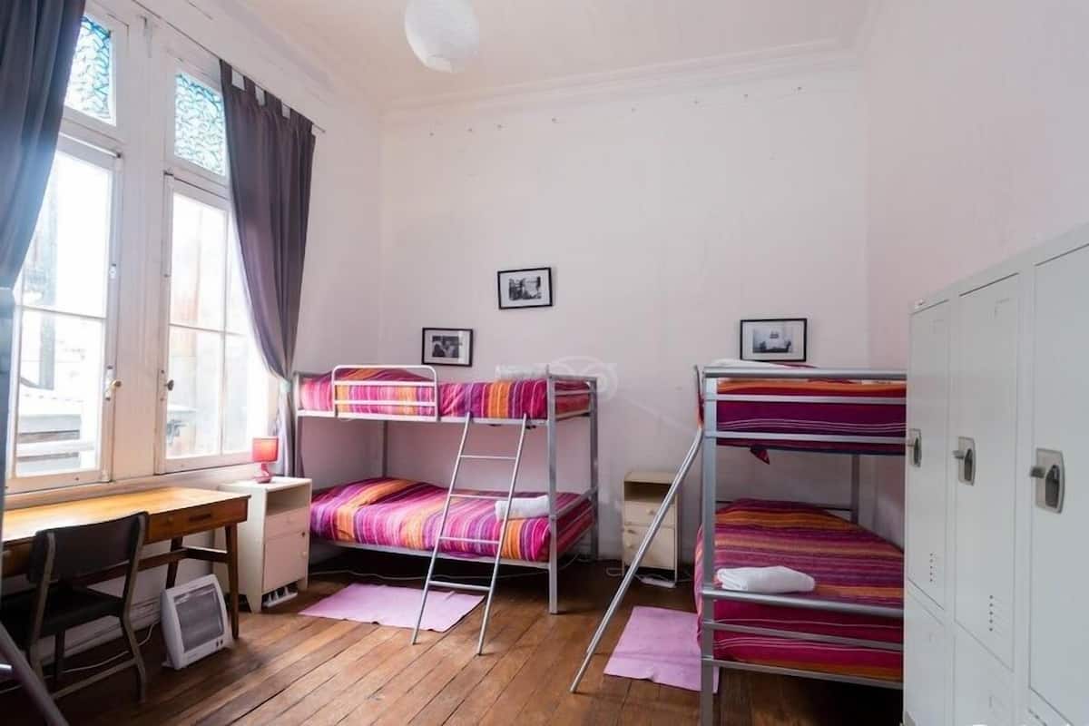 Dormitorio condiviso (Bed in a 3-Person Dorm) | 1 camera, materassi a doppio strato, una cassaforte in camera