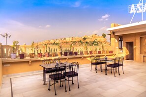 Outdoor banquet area - Hotel Sky Plaza (Jaisalmer)