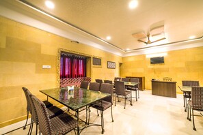 Restaurant - Hotel Sky Plaza (Jaisalmer)