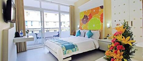 In-room safe, desk, soundproofing, free WiFi