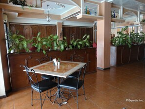 Dining - Chateau del Mar (Davao)