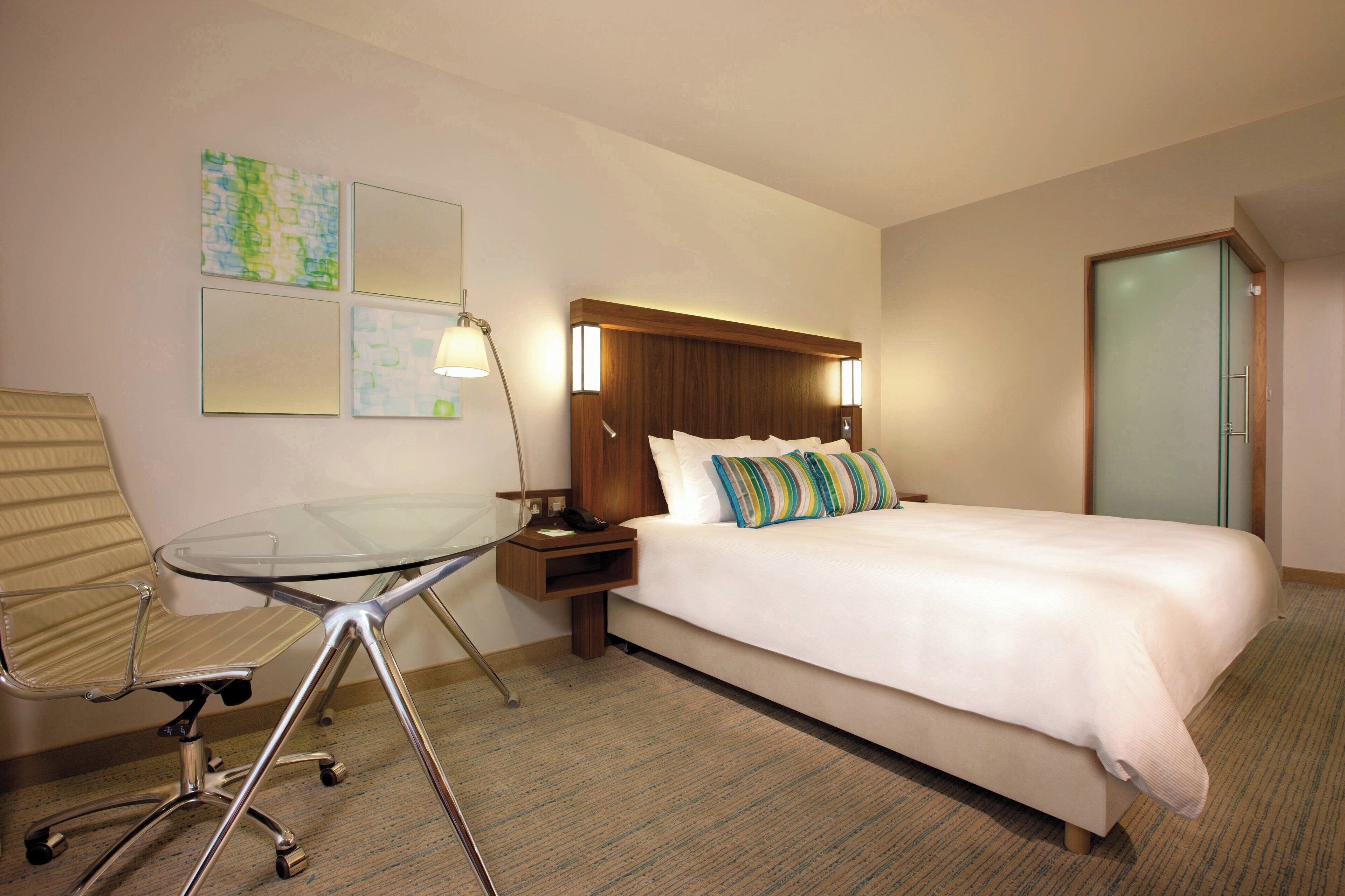 Room, 1 King Bed | Egyptian cotton sheets, hypo-allergenic bedding, pillowtop beds