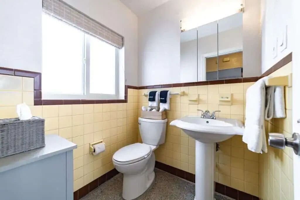 signature studio suite, 1 king bed with sofa bed, ground floor (studio 1 queen bed) | individually decorated, individually furnished, laptop workspace