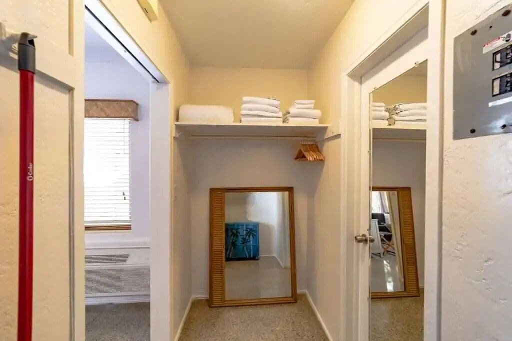 signature studio suite, 1 king bed with sofa bed, ground floor (studio 1 queen bed) | individually decorated, individually furnished, laptop workspace