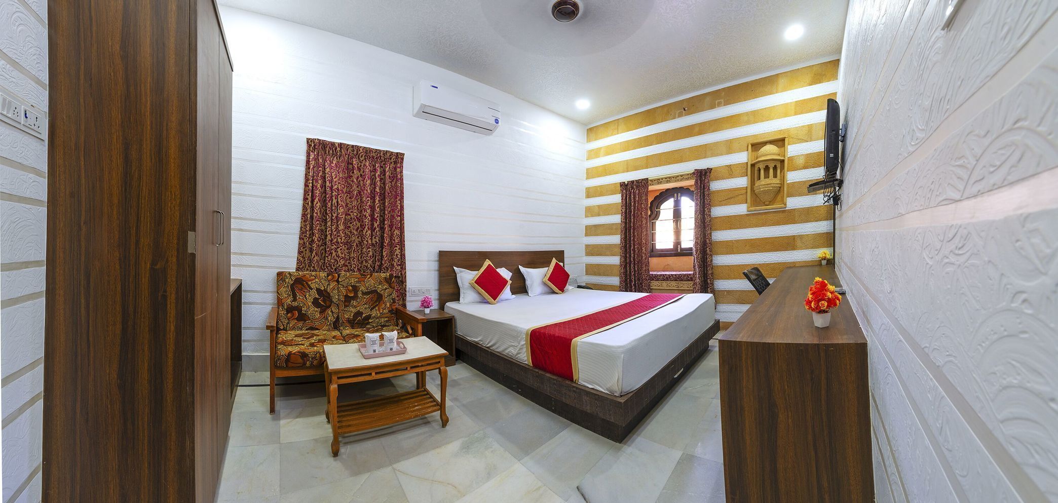 Desk, rollaway beds, free WiFi, bed sheets