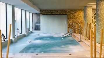 Bastu, bubbelpool, turkiskt bad/hamam och kroppsbehandlingar