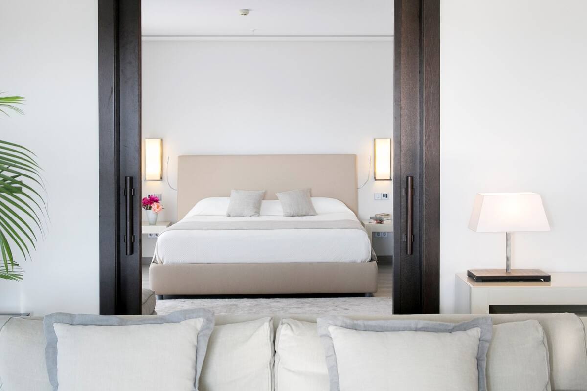 hypo-allergenic bedding, down duvets, minibar, in-room safe