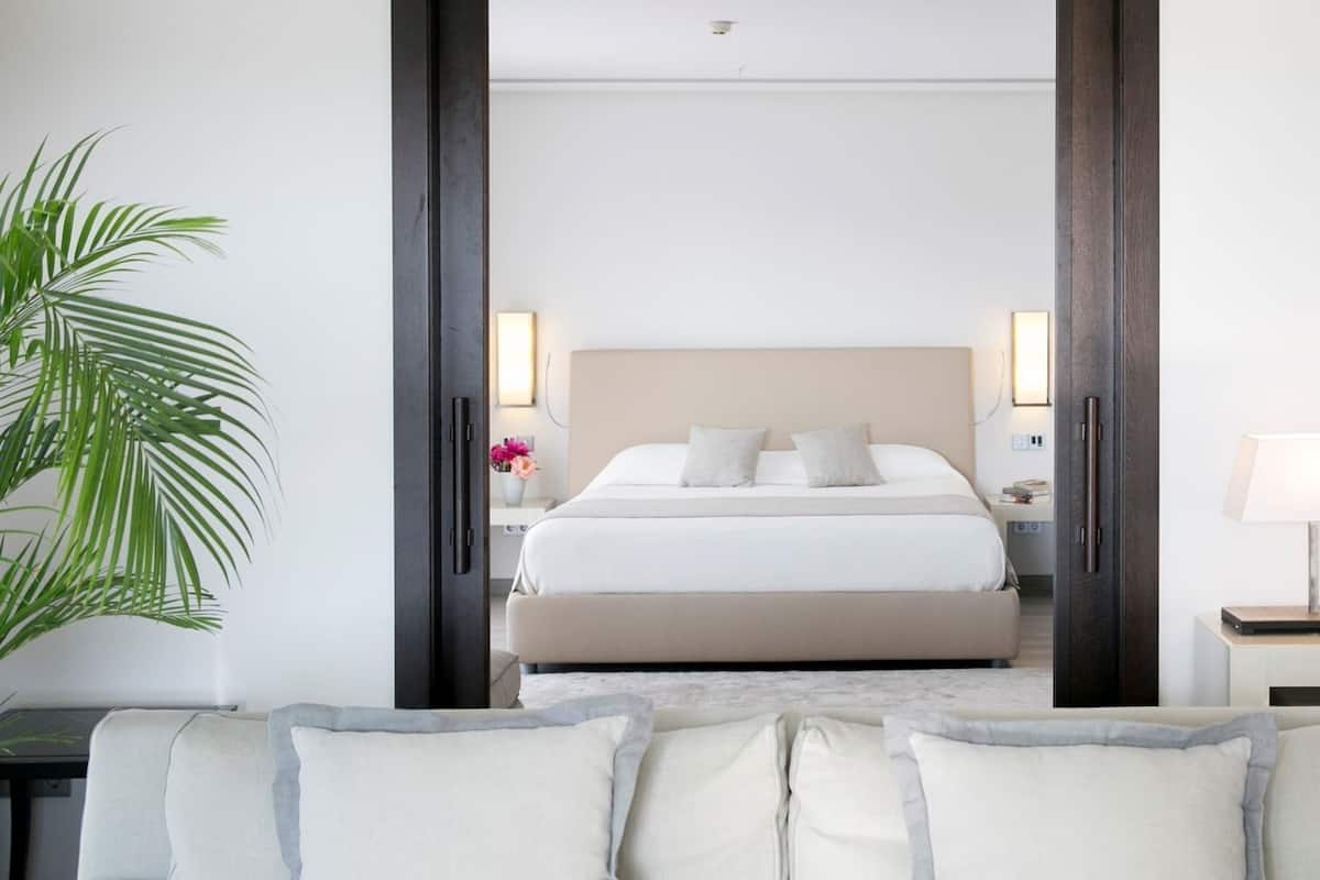 Ropa de cama hipoalergénica, edredón y minibar