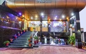 Property entrance - MD 9 Star Hotel (Agra)