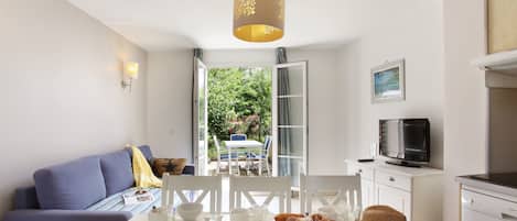 布置獨特、遮光布/窗簾、隔音、熨斗/熨衣板