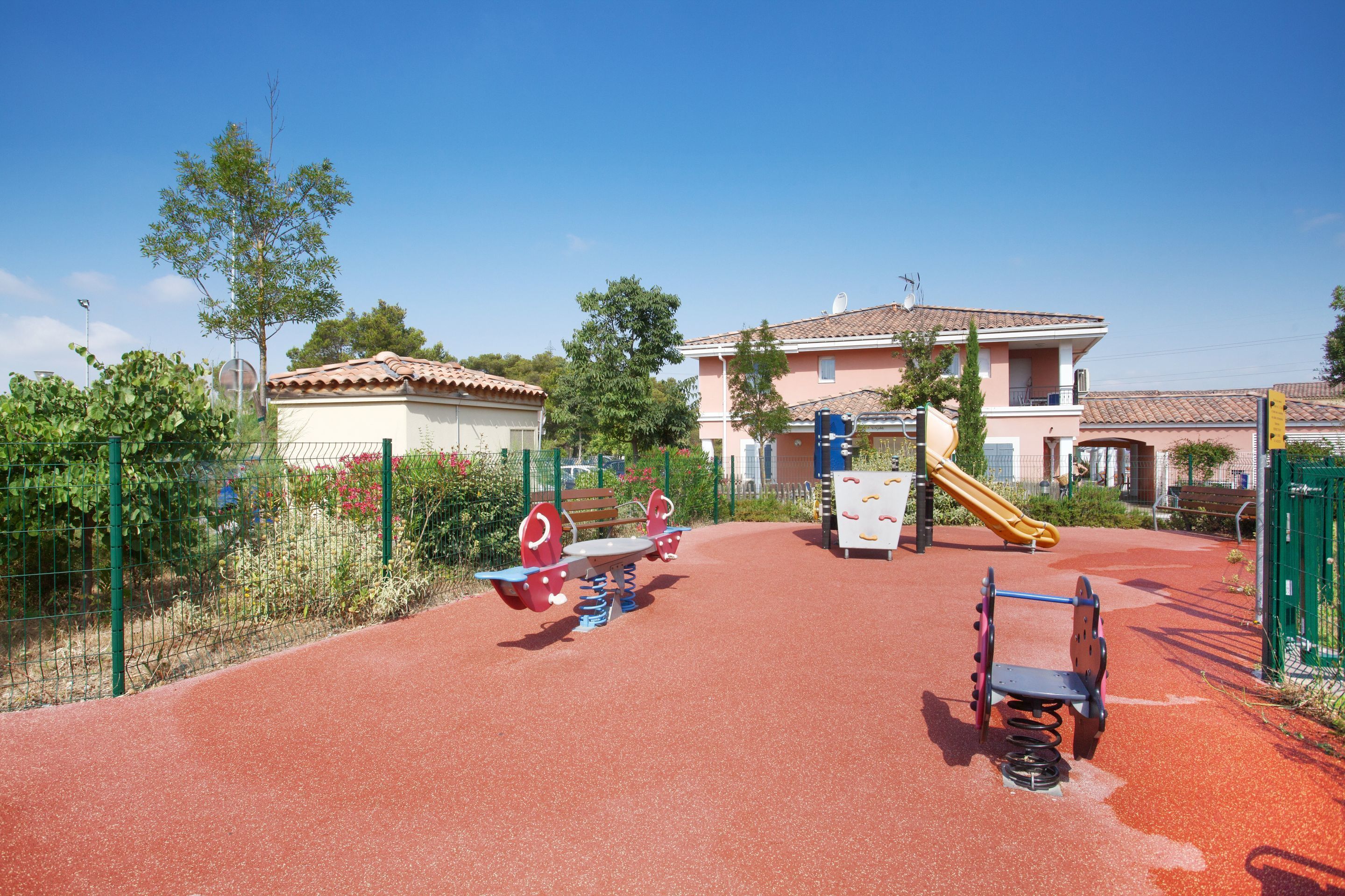 室外兒童遊樂區