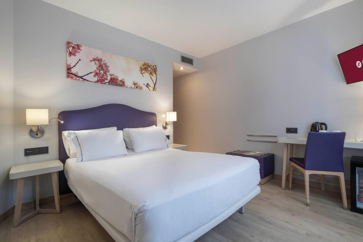 Premium bedding, minibar, in-room safe, blackout drapes