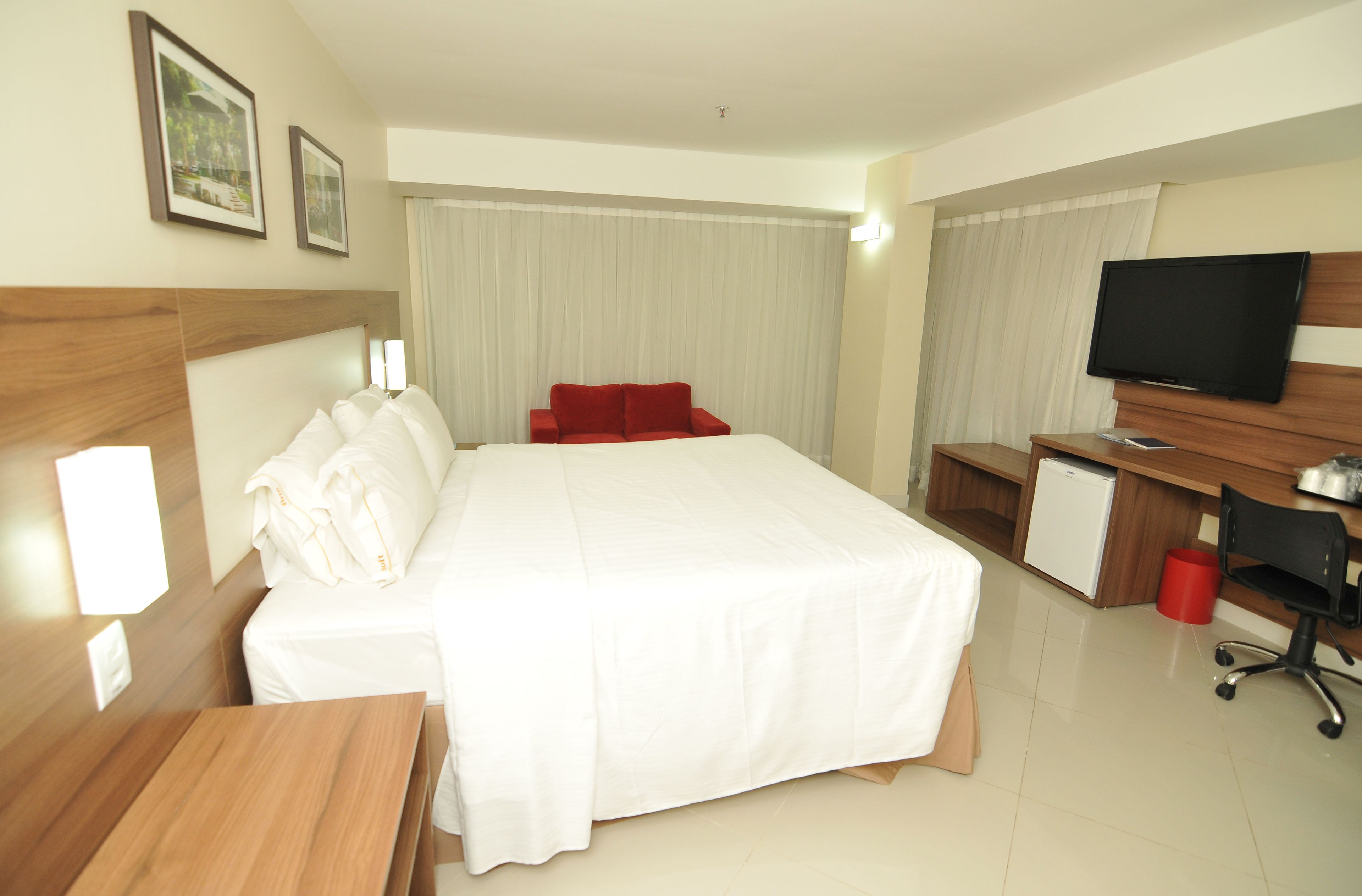standard room, 1 king bed (top floor) | in-room safe, desk, soundproofing, iron/ironing board