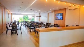 Free buffet breakfast