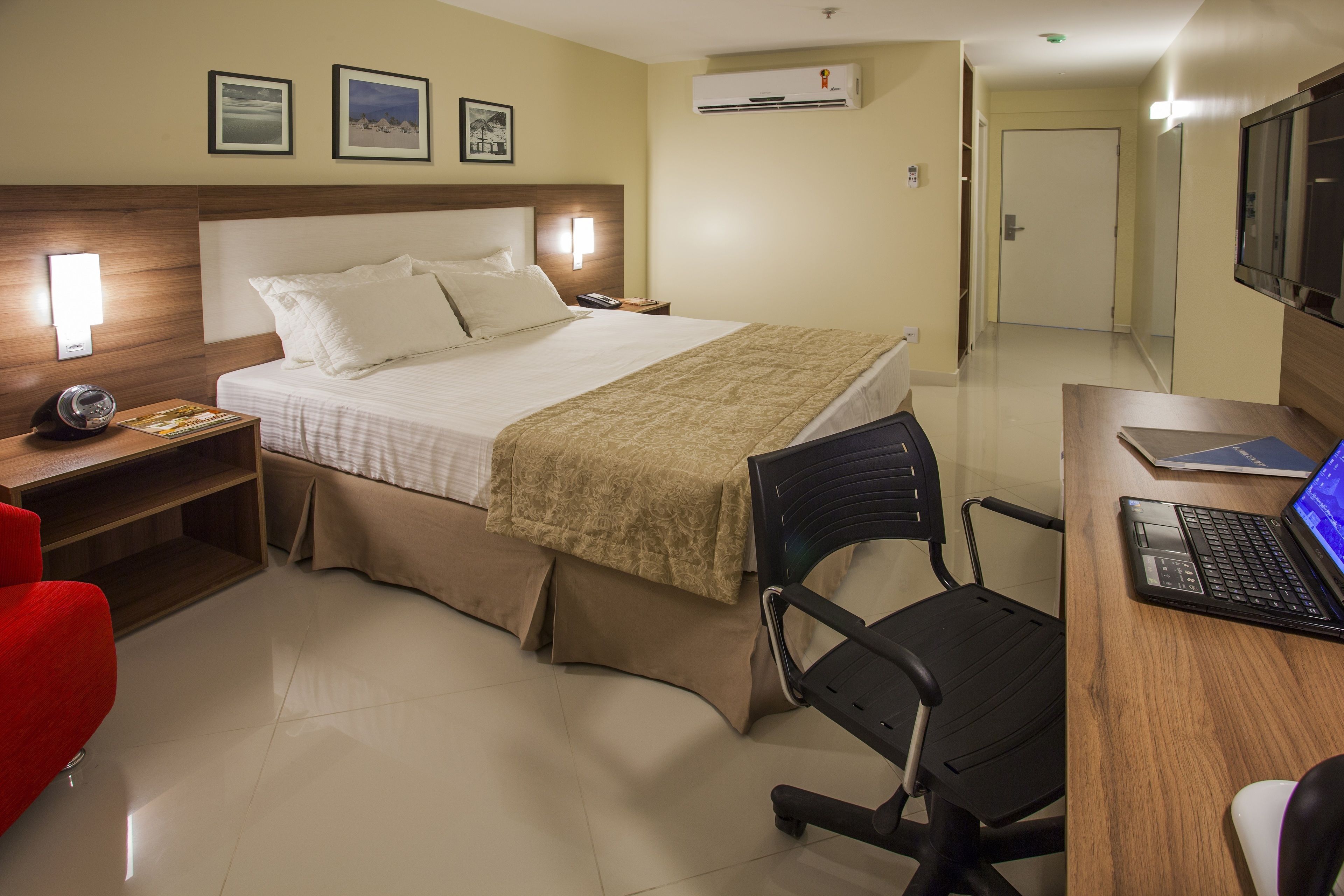 in-room safe, desk, soundproofing, iron/ironing board